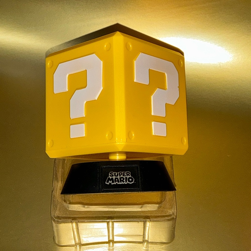 Super Mario Question Block Light Manufacturing Defect - Picture 5 of 15